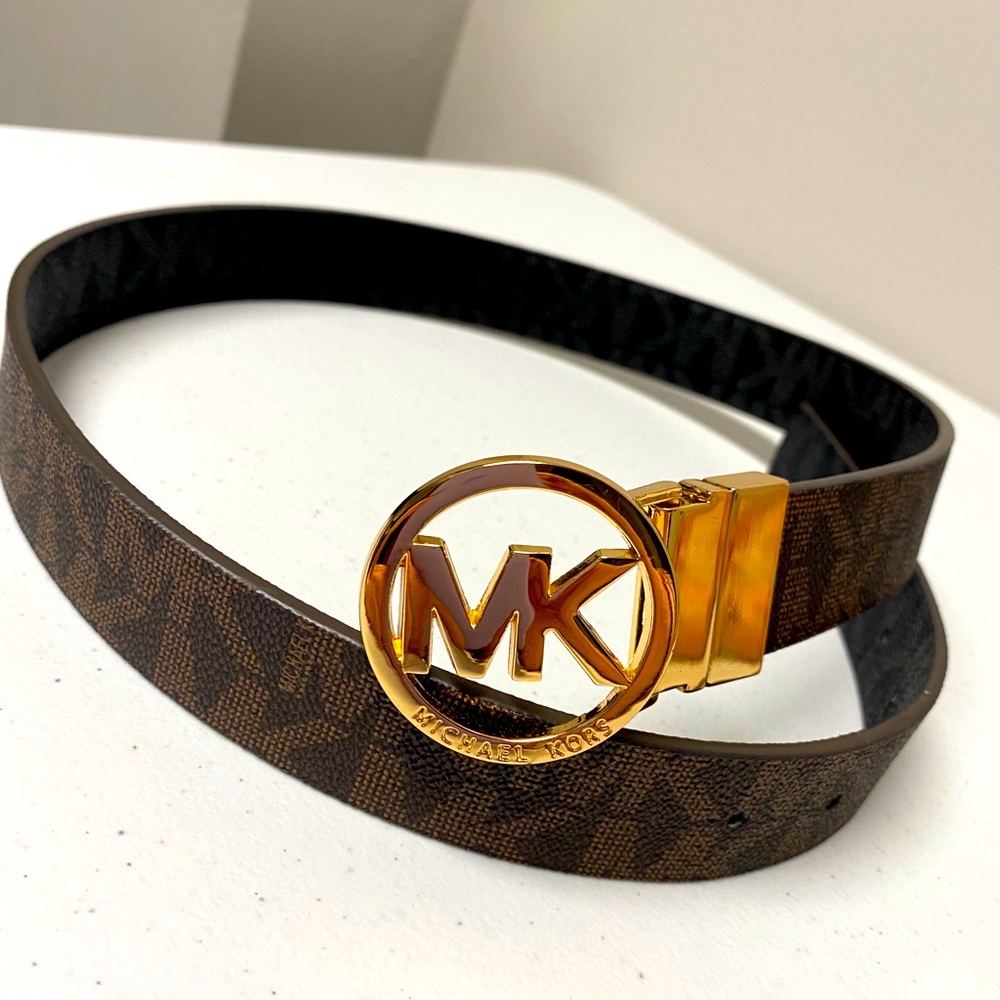 Michael kors reverse belt